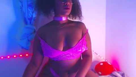 Snapshot of queenalya_ chatting on October 5, 12:31 am Ahlya  online show from October 5, 12:31 am
