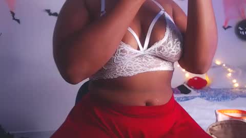 Snapshot of queenalya_ chatting on October 25, 3:14 am Ahlya  online show from October 25, 3:14 am