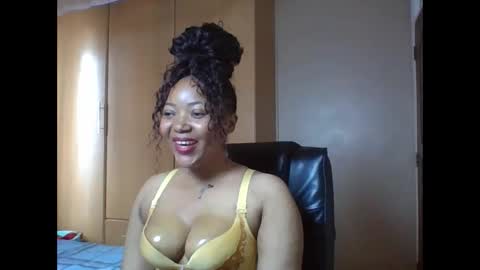 Queenbebony2 online show from April 28, 7:24 am