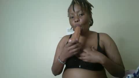 queen online show from November 5, 9:31 am