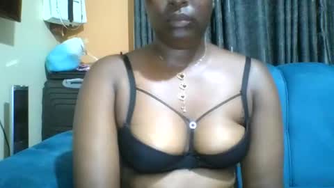 queenbella780 online show from May 15, 3:57 am