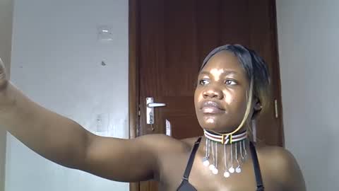 Snapshot of queenbest chatting on April 6, 4:46 am Cindy Melahnin online show from April 6, 4:46 am