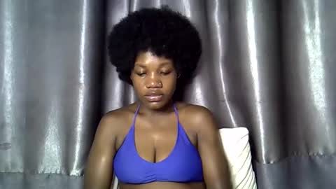 Snapshot of queenbest chatting on April 13, 1:00 am Cindy Melahnin online show from April 13, 1:00 am
