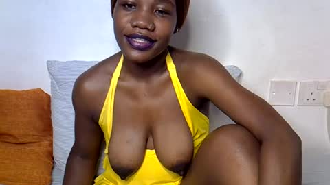 Snapshot of queenbest chatting on July 6, 4:53 am Cindy Melahnin online show from July 6, 4:53 am