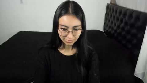 queenbyte_18 online show from February 15, 7:51 am