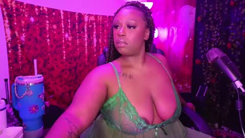 Queen Cherise Roze online show from May 21, 12:50 am