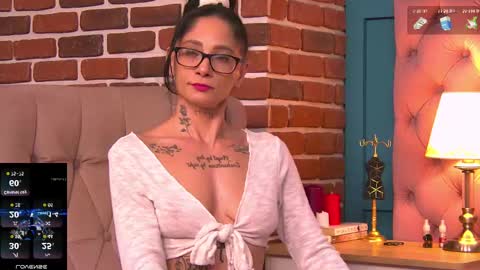 Snapshot of queendiabla chatting on May 31, 9:27 am Diabla online show from May 31, 9:27 am