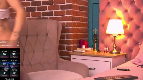 Snapshot of queendiabla chatting on June 5, 7:25 am Diabla online show from June 5, 7:25 am