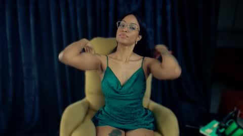 Snapshot of queendom_ing chatting on January 15, 1:23 am Sweet Goddess online show from January 15, 1:23 am