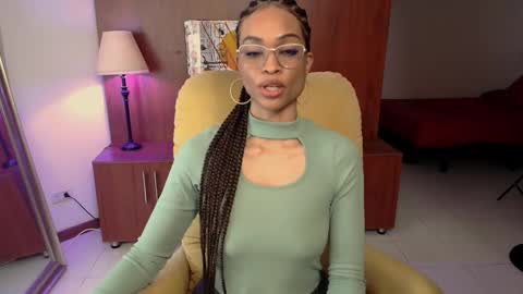 Snapshot of queendom_ing chatting on February 4, 6:17 pm Sweet Goddess online show from February 4, 6:17 pm