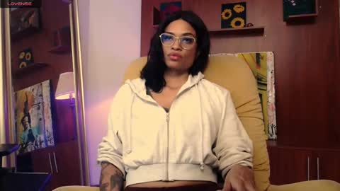 Snapshot of queendom_ing chatting on February 11, 11:22 pm Sweet Goddess online show from February 11, 11:22 pm