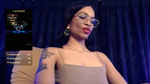 Snapshot of queendom_ing chatting on February 24, 9:20 pm Sweet Goddess online show from February 24, 9:20 pm