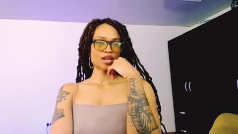 Snapshot of queendom_ing chatting on September 16, 7:37 pm Sweet Goddess online show from September 16, 7:37 pm