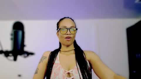 Snapshot of queendom_ing chatting on October 4, 1:14 am Sweet Goddess online show from October 4, 1:14 am