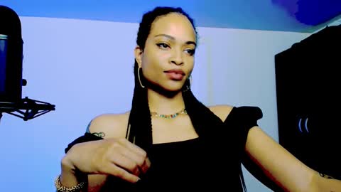 Snapshot of queendom_ing chatting on October 10, 5:23 pm Sweet Goddess online show from October 10, 5:23 pm