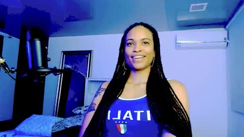 Snapshot of queendom_ing chatting on October 16, 12:44 am Sweet Goddess online show from October 16, 12:44 am