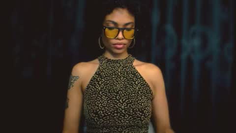 Snapshot of queendom_ing chatting on November 21, 9:02 pm Sweet Goddess online show from November 21, 9:02 pm