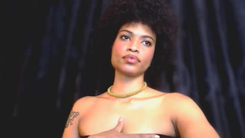 Snapshot of queendom_ing chatting on November 28, 12:52 pm Sweet Goddess online show from November 28, 12:52 pm