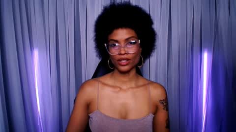 Snapshot of queendom_ing chatting on February 19, 7:15 am Sweet Goddess online show from February 19, 7:15 am