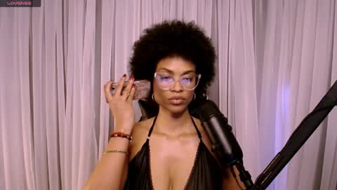 Snapshot of queendom_ing chatting on April 2, 11:24 pm Sweet Goddess online show from April 2, 11:24 pm