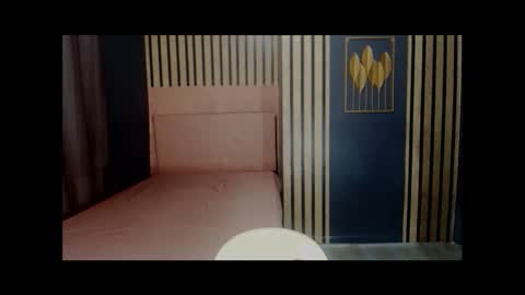 queenemeraldts online show from December 19, 2:34 am