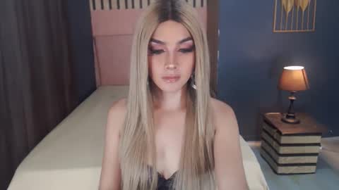 queenemeraldts online show from March 3, 6:04 am