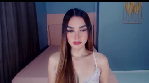 queenemeraldts online show from October 4, 3:04 am