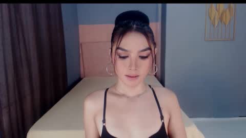 queenemeraldts online show from November 11, 5:18 am