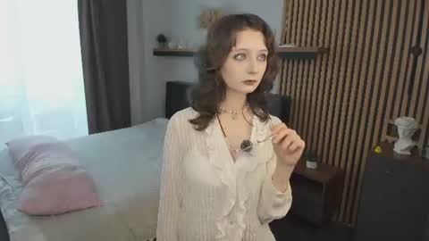 Snapshot of queenerler chatting on July 18, 10:41 am Vivi here 3 online show from July 18, 10:41 am