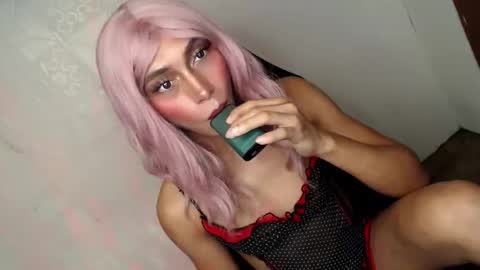 just call me QUEEN and ill be there online show from October 22, 1:00 pm