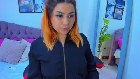 Snapshot of queengrett chatting on January 29, 11:35 pm Queen online show from January 29, 11:35 pm