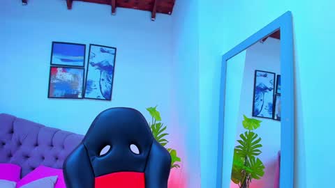 Snapshot of queengrett chatting on February 1, 1:23 am Queen online show from February 1, 1:23 am