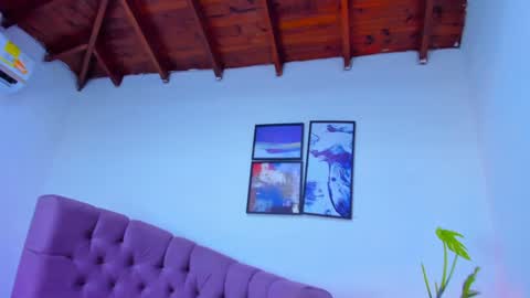 Snapshot of queengrett chatting on February 5, 1:47 am Queen online show from February 5, 1:47 am