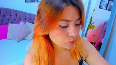 Snapshot of queengrett chatting on February 8, 7:05 pm Queen online show from February 8, 7:05 pm