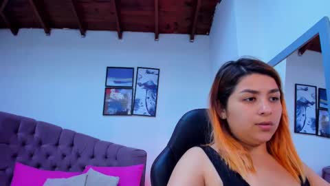 Snapshot of queengrett chatting on February 11, 7:16 pm Queen online show from February 11, 7:16 pm