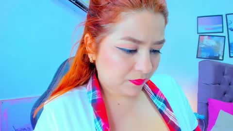 Snapshot of queengrett chatting on November 18, 6:23 pm Queen online show from November 18, 6:23 pm