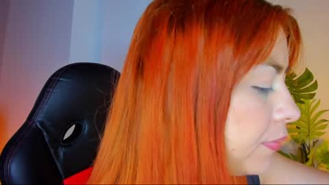 Snapshot of queengrett chatting on May 8, 6:57 pm Queen online show from May 8, 6:57 pm