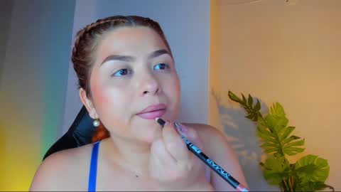 Snapshot of queengrett chatting on May 12, 7:00 pm Queen online show from May 12, 7:00 pm