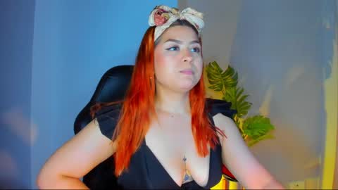 Snapshot of queengrett chatting on June 7, 4:00 pm Queen online show from June 7, 4:00 pm