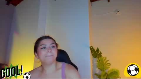 Snapshot of queengrett chatting on June 19, 6:45 pm Queen online show from June 19, 6:45 pm