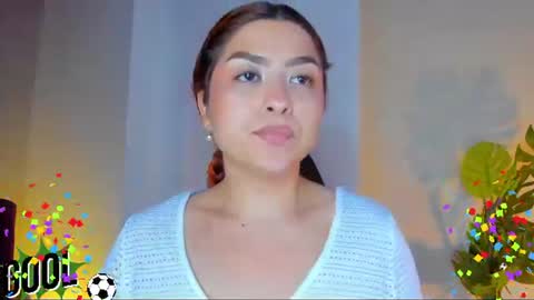 Snapshot of queengrett chatting on June 25, 6:34 pm Queen online show from June 25, 6:34 pm