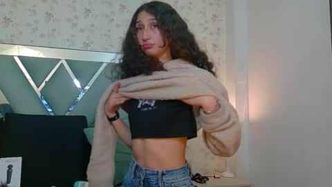 QUEENJEENN online show from March 5, 6:31 am