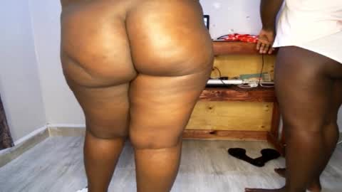 Snapshot of queenkiah chatting on November 24, 6:29 pm Nina online show from November 24, 6:29 pm