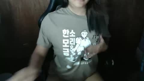 Snapshot of queenkrissha chatting on December 16, 6:07 am queenkrissha online show from December 16, 6:07 am