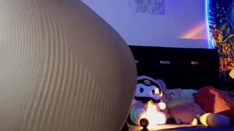 Snapshot of queenlamia chatting on February 19, 5:14 am Taurus online show from February 19, 5:14 am