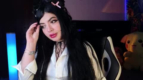 Snapshot of queenlamia chatting on February 21, 7:53 am Taurus online show from February 21, 7:53 am