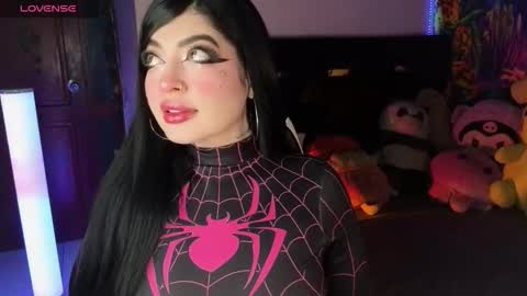 Snapshot of queenlamia chatting on March 21, 7:35 am Taurus online show from March 21, 7:35 am