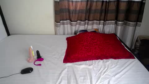 Maila online show from November 12, 1:00 pm