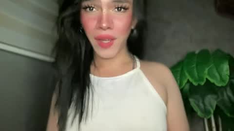 Snapshot of queenn_xxx chatting on August 2, 8:46 am QUEEN online show from August 2, 8:46 am