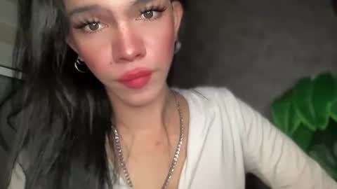 Snapshot of queenn_xxx chatting on August 7, 10:17 am QUEEN online show from August 7, 10:17 am